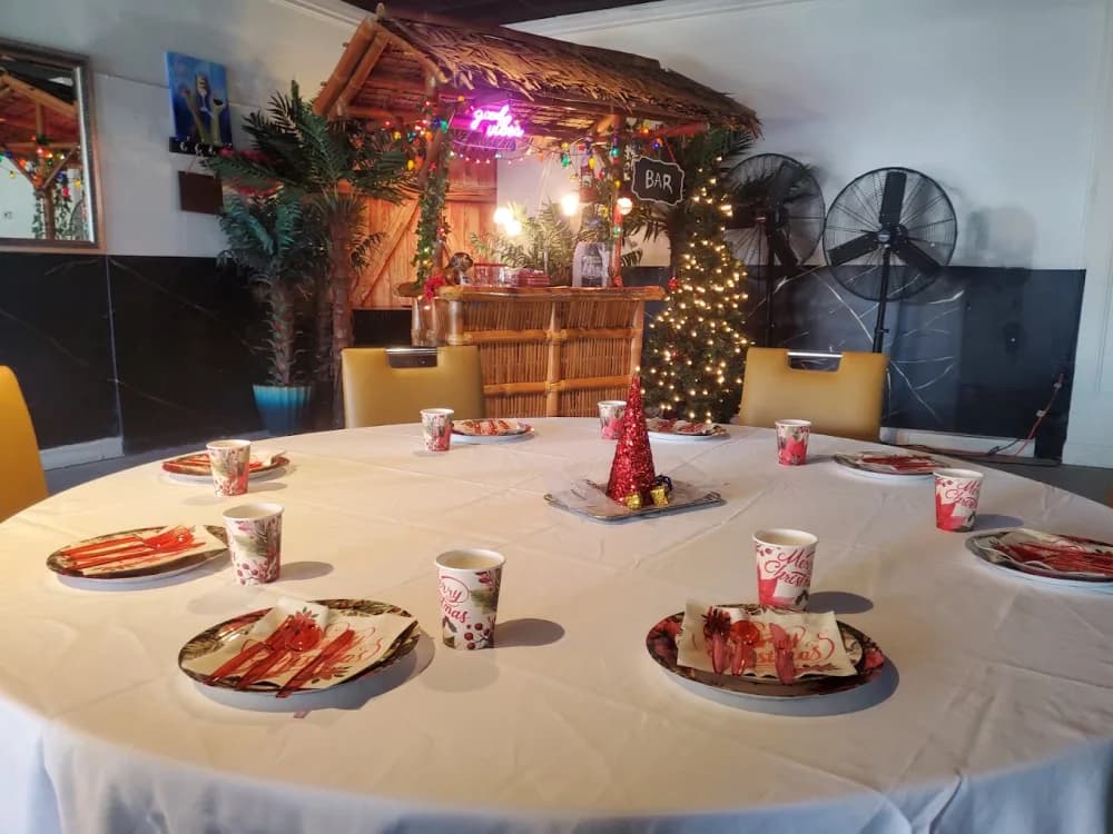 Luau & tropical theme parties